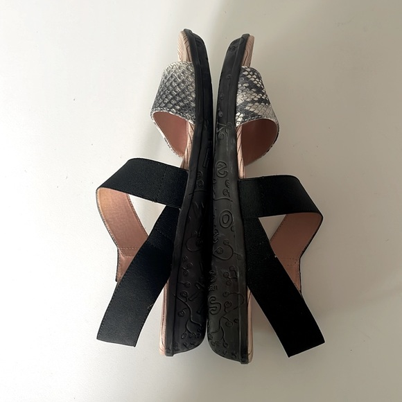 Wonders Womens Sandals Made in Spain Pull On Black & Snakeskin Print Size 8.5-9 - Picture 4 of 10